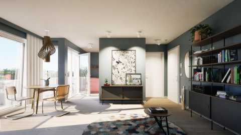 Helles Wohnzimmer mit Esstisch, Regal, Kunstwerk und Zugang zum Balkon.