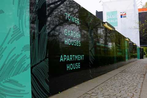 Bauzaun und Container