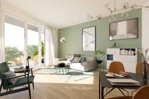 Helles Wohnzimmer mit Balkon, grüner Wand, Sofa und modernem Esstisch.