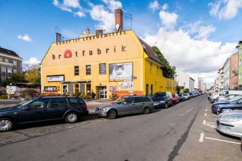 Brotfabrik am Caligariplatz | Eines der führenden Kunst- und Kulturzentren mit einem ausgewählten Programm an Kino und Theater, welches bereits mehrfach ausgezeichnet wurde