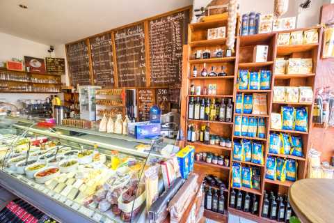 NEMO in der Prenzlauer Promenade | Neben einem ausgewählten Angebot an mediteraner Feinkost für zu Hause, bietet das NEMO u.a. auch ein Frühstücksangebot in familiärer Atmosphäre